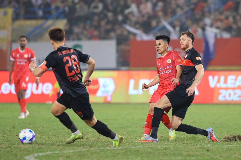 CLB Công an Hà Nội ngược dòng đánh bại Ninh Bình, chiếm ngôi đầu bảng V.League -0