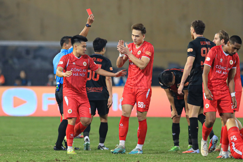 CLB Công an Hà Nội ngược dòng đánh bại Ninh Bình, chiếm ngôi đầu bảng V.League -0