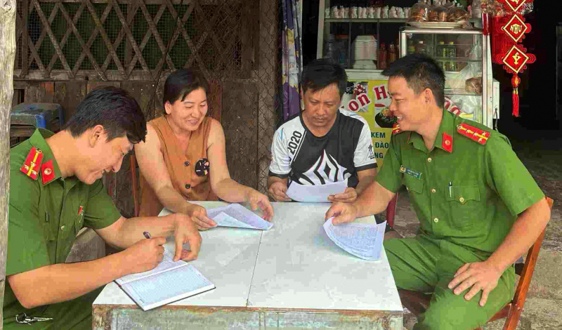 Rà soát dữ liệu dân cư phục vụ bầu cử HĐND các cấp ở đảo “tiền tiêu” -0