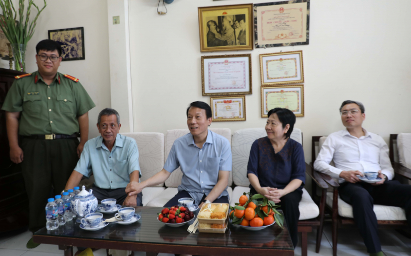 Đại tướng Lương Tam Quang đến thăm, chúc Tết các đồng chí nguyên Bộ trưởng Bộ Công an -0