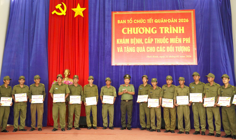 Thắm đượm nghĩa tình Tết Quân – Dân ở nơi địa đầu cực Nam Tổ quốc -0