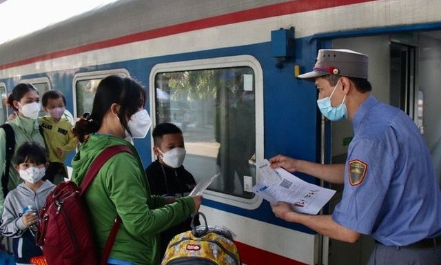 Nhiều chuyến tàu Tết đi ngày cao điểm đã được bán hết vé -0