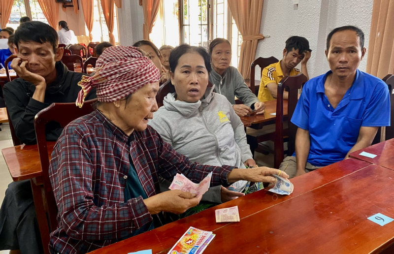 Thượng tướng Lê Tấn Tới tặng 900 phần quà xuân đến với bà con 6 xã biên giới Tây Ninh -0