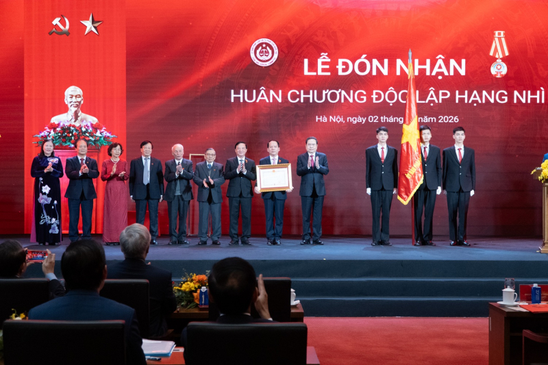 Ủy ban Pháp luật và Tư pháp của Quốc hội vinh dự đón nhận Huân chương Lao động hạng Nhì -0