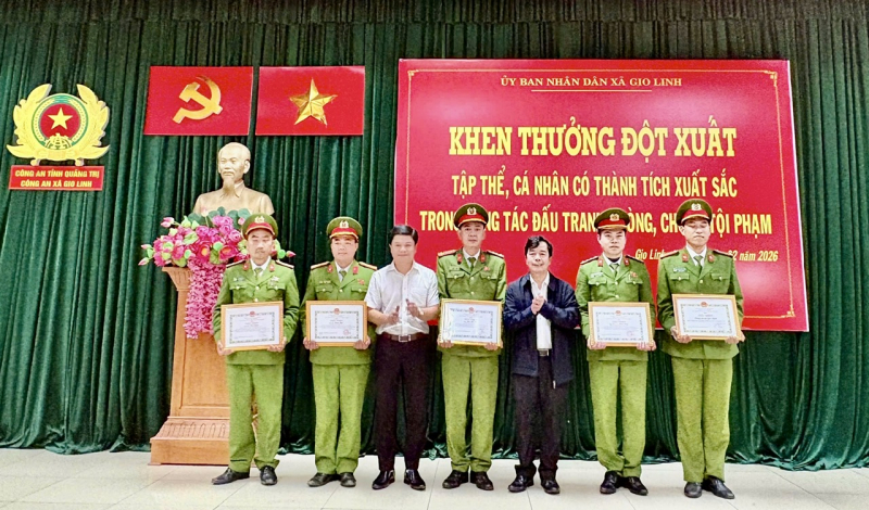 Bắt giữ 2 đối tượng mua bán trái phép 2.400 viên ma tuý tổng hợp -0