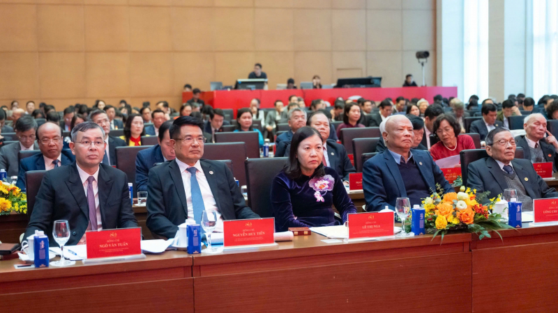 Ủy ban Pháp luật và Tư pháp của Quốc hội vinh dự đón nhận Huân chương Lao động hạng Nhì -0