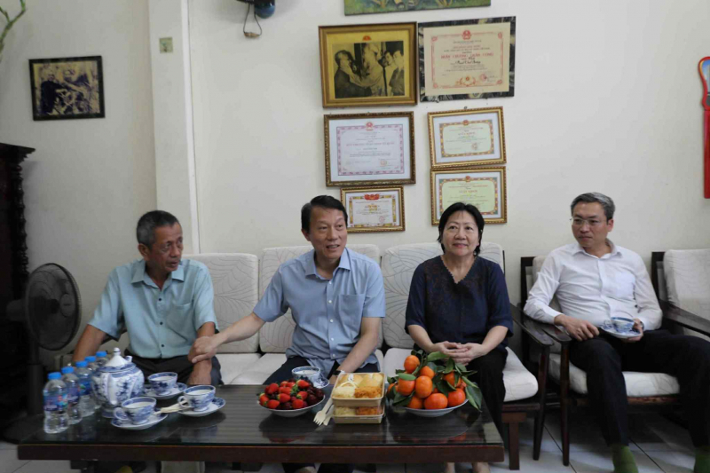 Bộ trưởng Lương Tam Quang thăm và chúc Tết gia đình các đồng chí nguyên lãnh đạo Bộ Công an -0