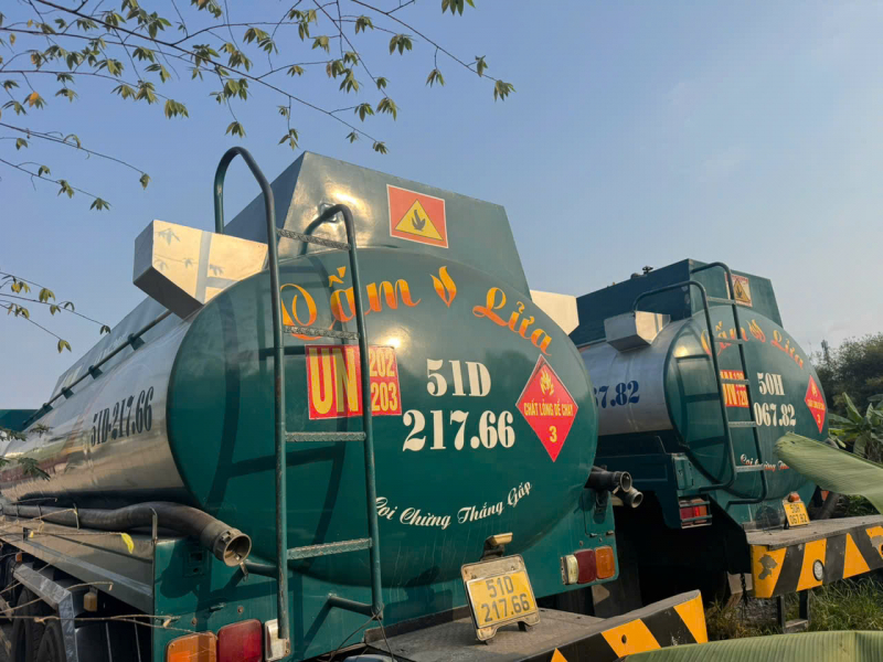 Triệt phá đường dây sản xuất, buôn bán xăng RON A95 giả quy mô lớn -2