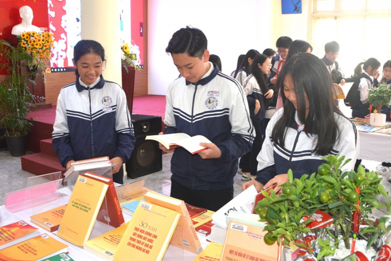 Triển lãm “Mùa Xuân – Khởi đầu thắng lợi” lan tỏa khí thế thi đua đầu năm -0