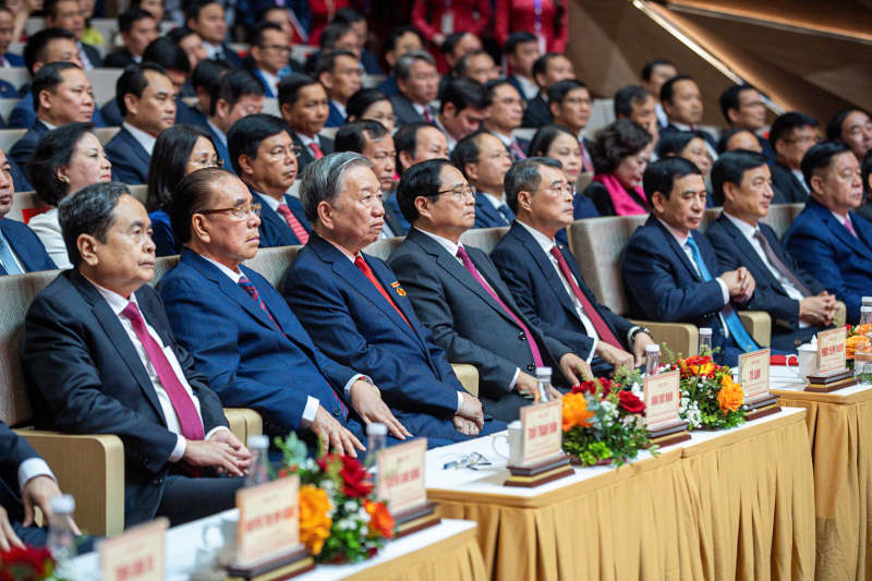 Tuyên dương 96 Bí thư chi bộ xuất sắc toàn quốc và trao Giải Búa liềm vàng lần thứ X -0