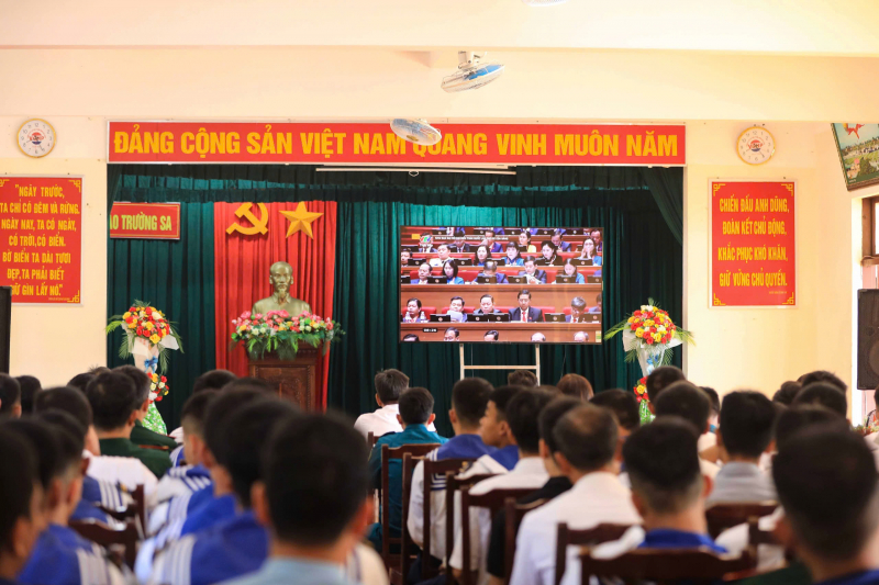 Những tấm lòng vượt sóng vì nhau -0