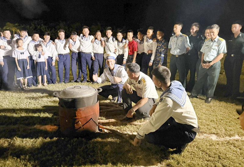 Mang mùa xuân ra quần đảo Trường Sa -2