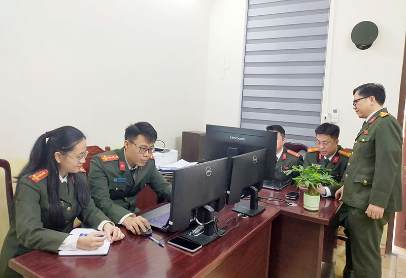 Trong kỷ nguyên số: Cuộc chiến từ những 