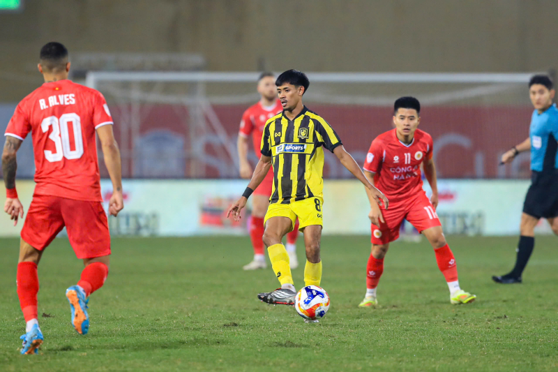 CLB Công an Hà Nội tạo “cơn mưa bàn thắng” trên sân Hàng Đẫy -0