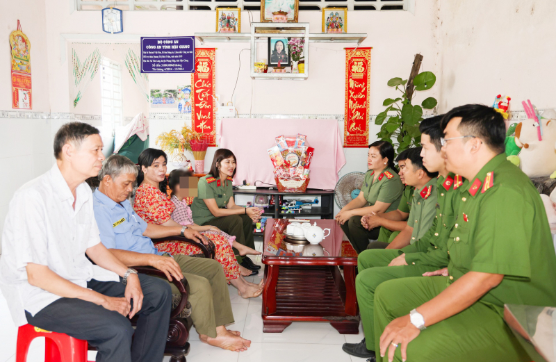 Chia sẻ yêu thương khi mùa Xuân về -0