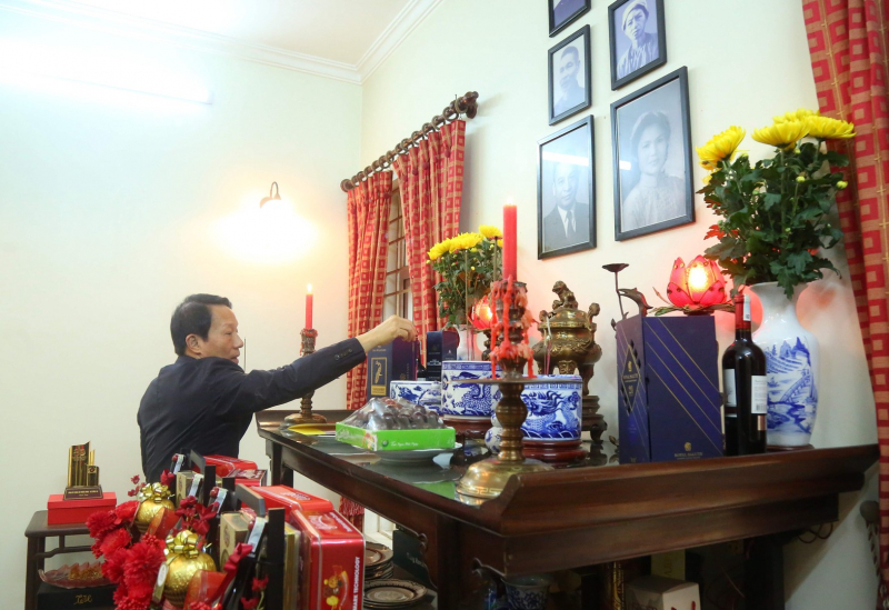 Bộ trưởng Lương Tam Quang chúc Tết, tri ân, thăm hỏi thân nhân gia đình các đồng chí cố lãnh đạo Bộ -0