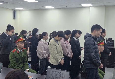 Hai “trùm” buôn lậu 546 kg vàng bị tuyên phạt 20 năm tù, buộc nộp lại 1.208 tỷ đồng -0