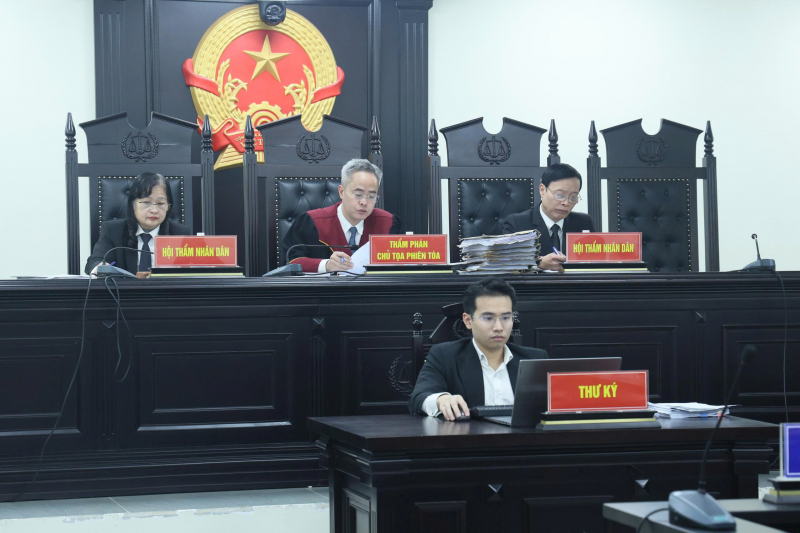 Hai “trùm” buôn lậu 546 kg vàng bị tuyên phạt 20 năm tù, buộc nộp lại 1.208 tỷ đồng -0