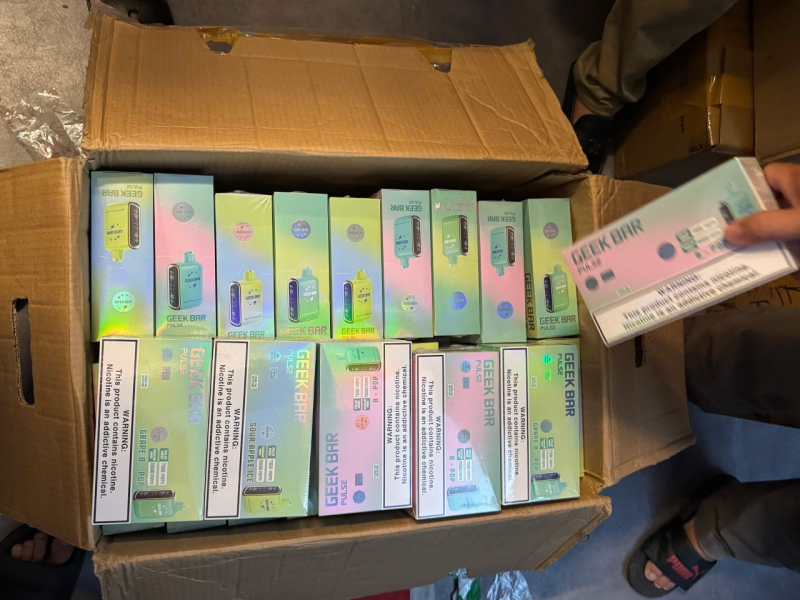 Triệt phá đường dây buôn bán thuốc lá điện tử quy mô lớn, doanh thu hàng tỷ đồng -1