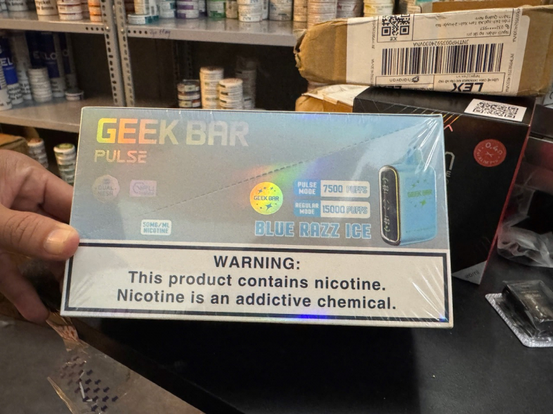 Triệt phá đường dây buôn bán thuốc lá điện tử quy mô lớn, doanh thu hàng tỷ đồng -3