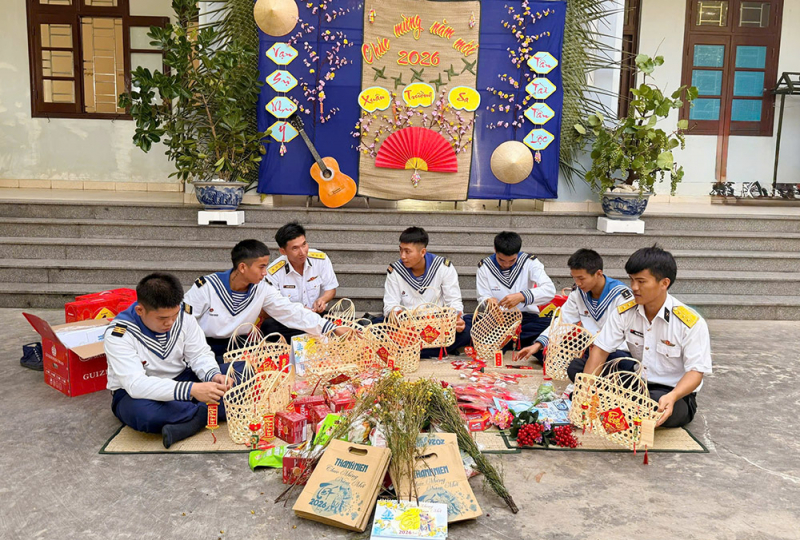 Mang mùa xuân ra quần đảo Trường Sa -0