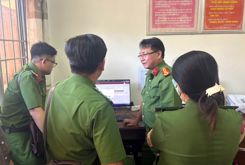 Công an Cà Mau tăng cường quản lý cư trú phục vụ bầu cử -0