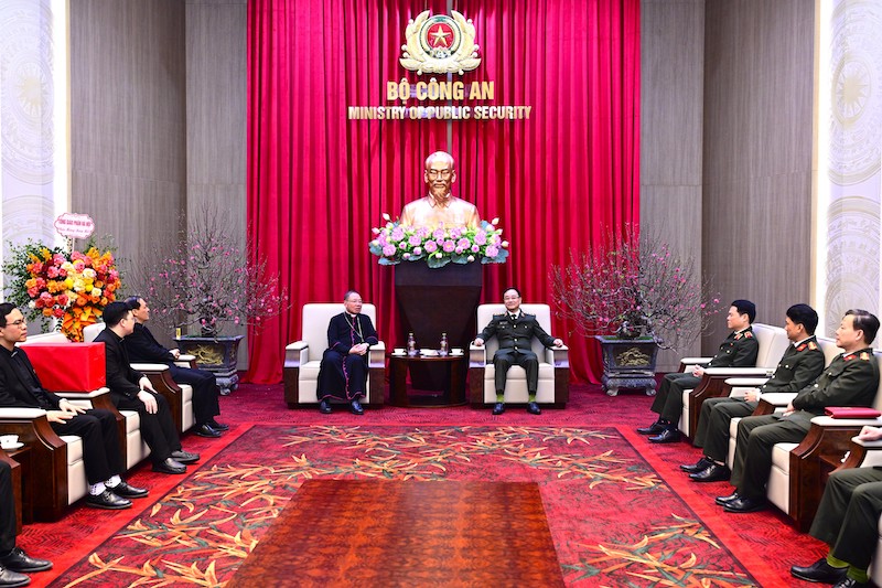 Phối hợp vận động, tuyên truyền bà con giáo dân thực hiện tốt các chủ trương, đường lối của Đảng -0