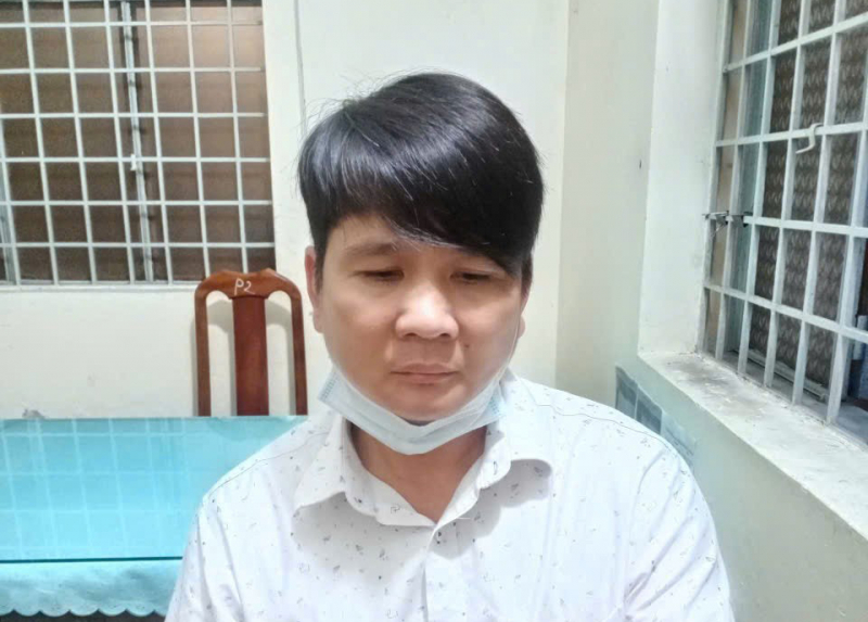 Bắt giam đối tượng ném bom xăng vào nhà dân -0