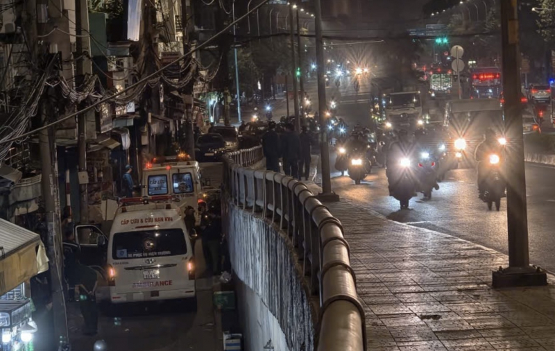 Cháy nhà 2 tầng trong hẻm nhỏ lúc rạng sáng, 3 mẹ con tử vong -3