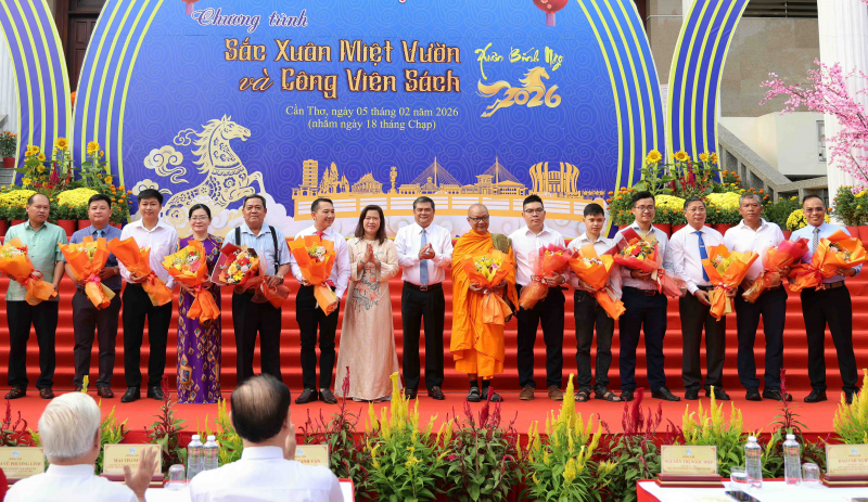 Rộn ràng “Sắc Xuân miệt vườn” Xuân Bính Ngọ tại TP Cần Thơ -0