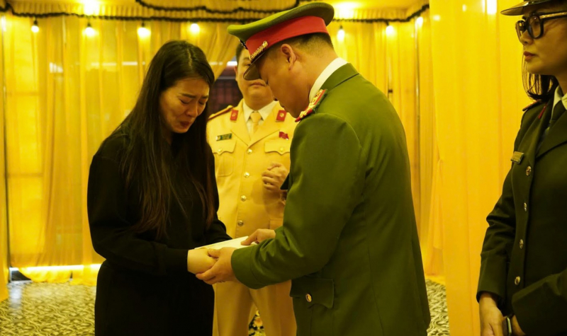 Thăm hỏi gia đình cán bộ CSGT đã hy sinh trong khi thi hành công vụ -0