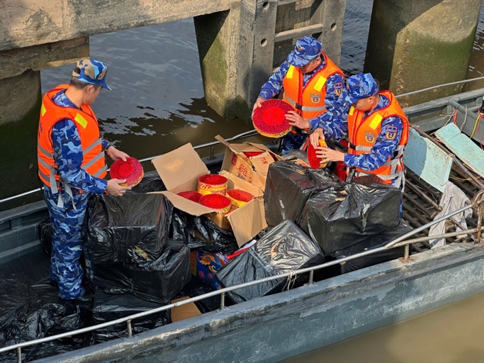 Bài 1: Hàng lậu, hàng cấm vượt biển vào nội địa -0