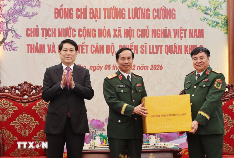 Chủ tịch nước: Chăm lo đời sống nhân dân, bảo đảm mọi người, mọi nhà vui Xuân -0