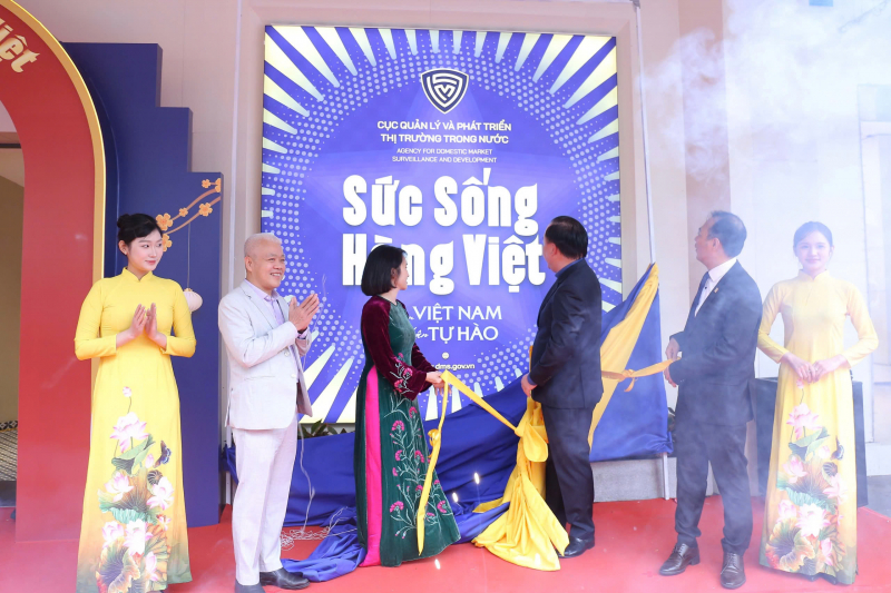 Khai mạc Không gian trưng bày, livestream “Sức sống hàng Việt” -0
