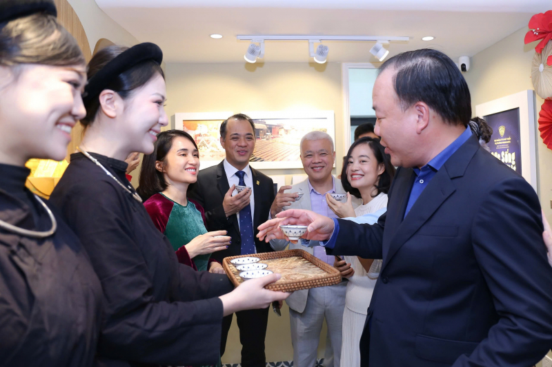 Khai mạc Không gian trưng bày, livestream “Sức sống hàng Việt” -1