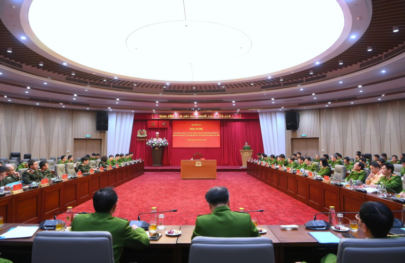 Effectively ensuring social order and safety for a joyful Tet holiday -0