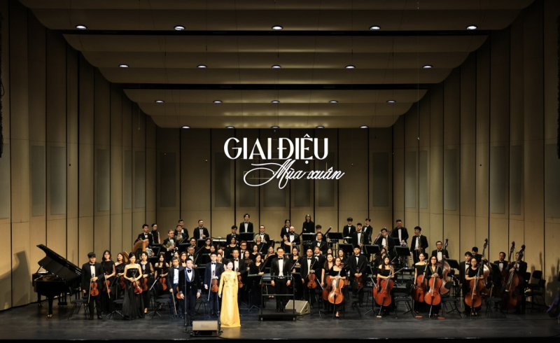 Bức tranh âm thanh đa sắc về mùa xuân từ Nhà hát Hồ Gươm -0