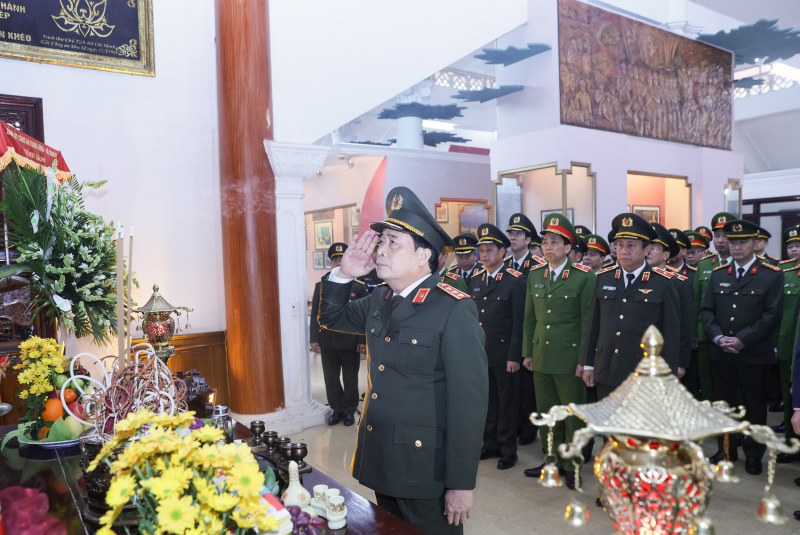 Từ nguồn cội cách mạng đến nghĩa tình với nhân dân -1