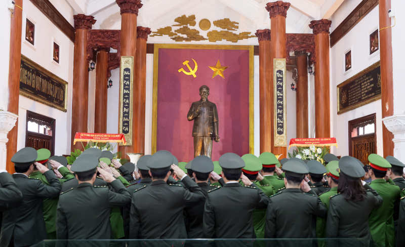 Từ nguồn cội cách mạng đến nghĩa tình với nhân dân -3