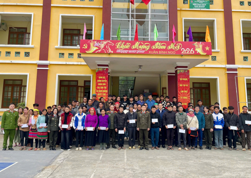 Quà Xuân ấm áp BIDV và Báo CAND tặng đồng bào nghèo Cao Bằng -0