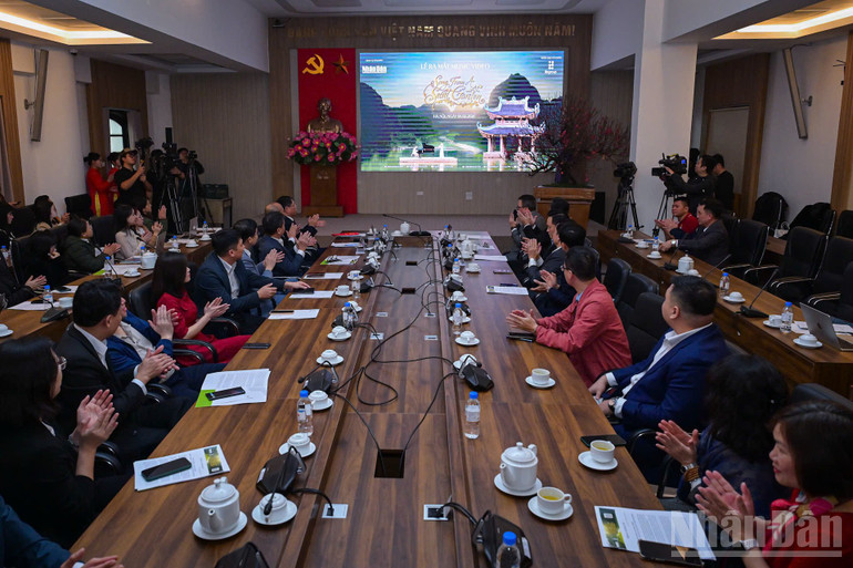 Báo Nhân Dân ra mắt MV “Song From A Secret Garden – Secret Garden in Vietnam” quảng bá du lịch Việt Nam -1