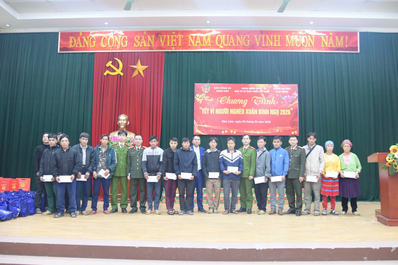 Quà Xuân ấm áp BIDV và Báo CAND tặng đồng bào nghèo Cao Bằng -0