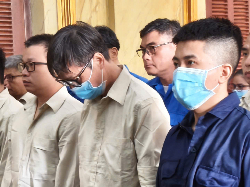 Vợ chồng “trùm” buôn lậu đang bị truy nã quốc tế lãnh tổng cộng 60 năm tù -0