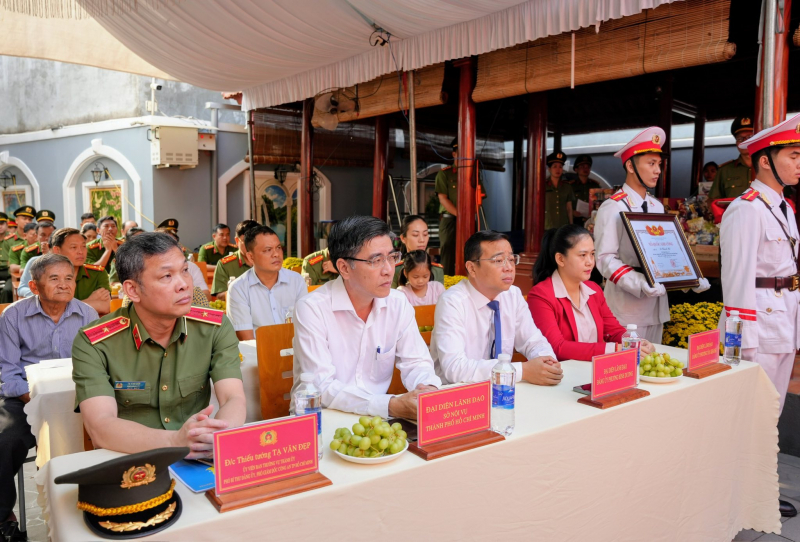 Công an TP Hồ Chí Minh: Trao bằng “Tổ quốc ghi công” Liệt sĩ Lê Thanh Hải -0