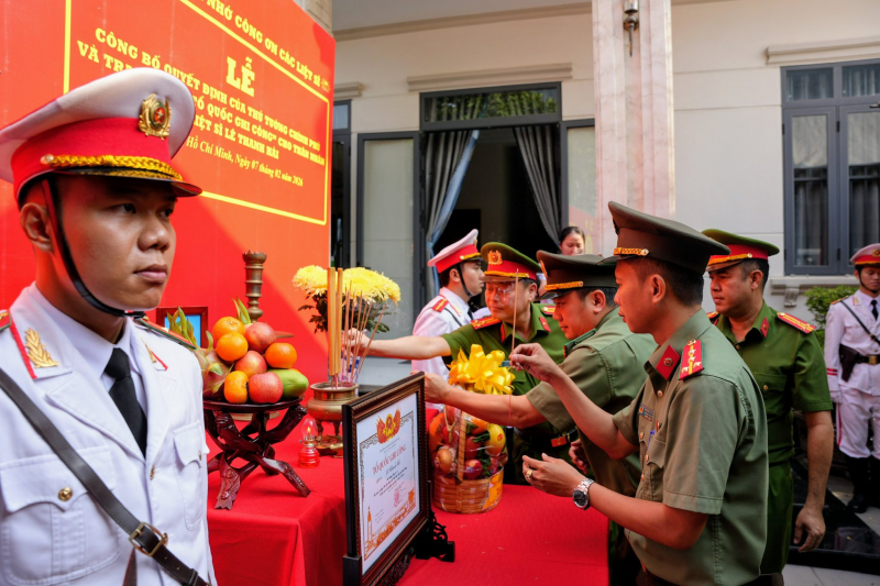 Công an TP Hồ Chí Minh: Trao bằng “Tổ quốc ghi công” Liệt sĩ Lê Thanh Hải -4