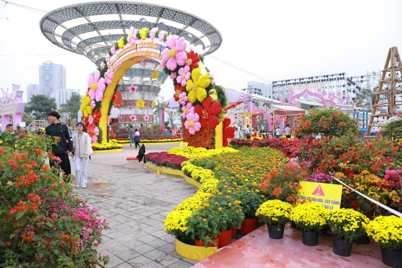 Hội chợ Công viên Thiên Văn học - Nơi Tết Việt hội tụ giữa trái tim xanh phía Tây Hà Nội -0