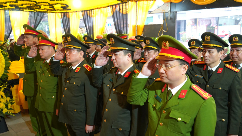 Phát động học tập tấm gương tận tụy với công việc của Trung tá Lao Hoàng Hải -0