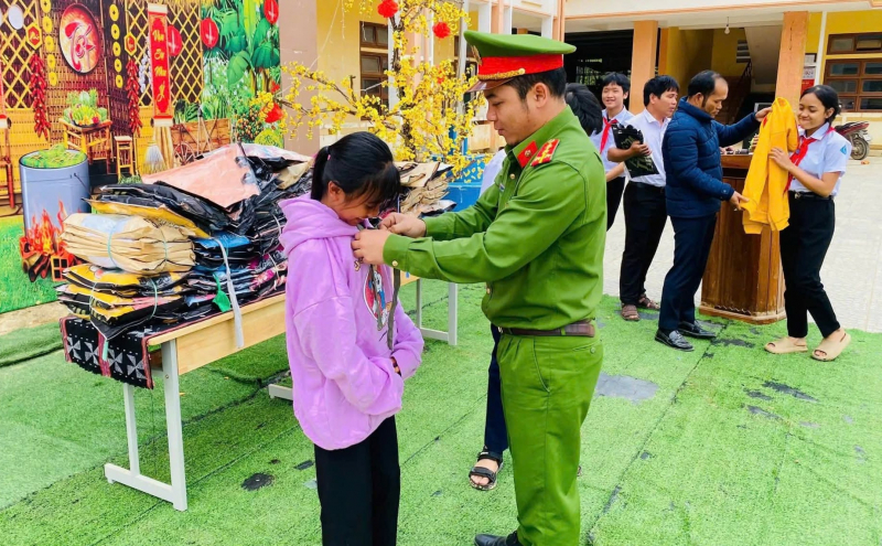 Công an cấp xã “Gần dân nhất” với nhiều hoạt động ý nghĩa, nhân văn -0