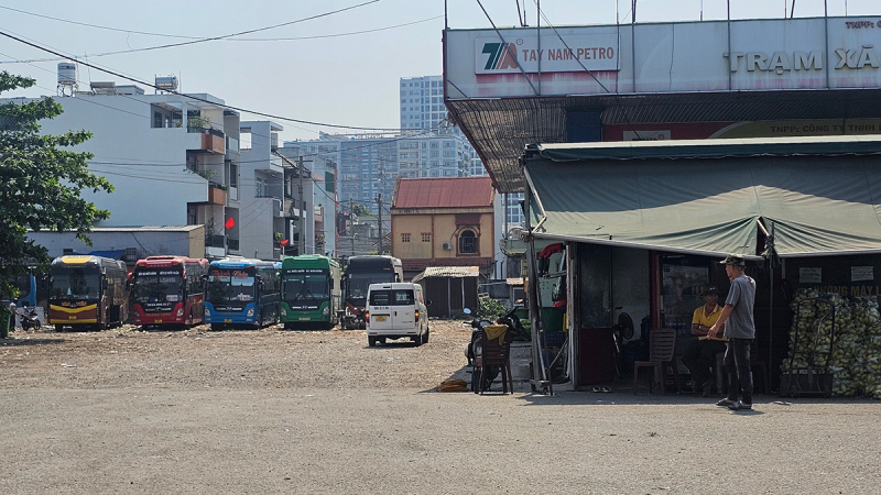 Bài 2: Xe hợp đồng trá hình hoành hành từ trung tâm ra vùng ven -0