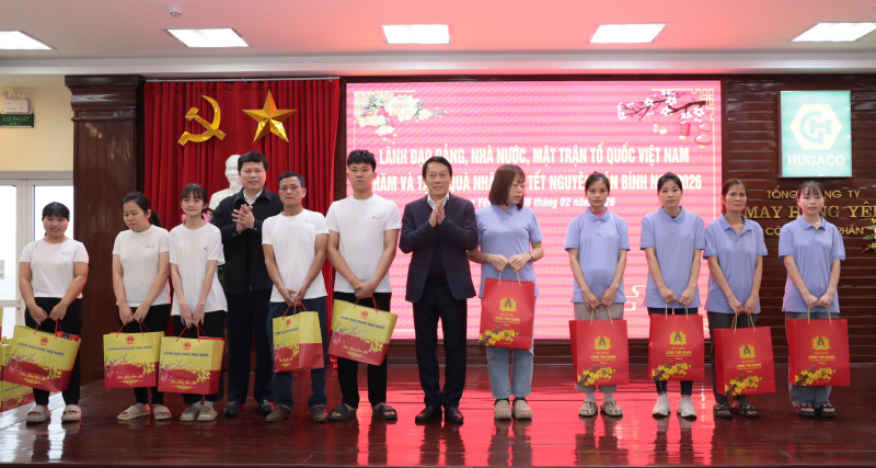 Đại tướng Lương Tam Quang thăm, tặng quà hộ nghèo, người lao động tỉnh Hưng Yên -1